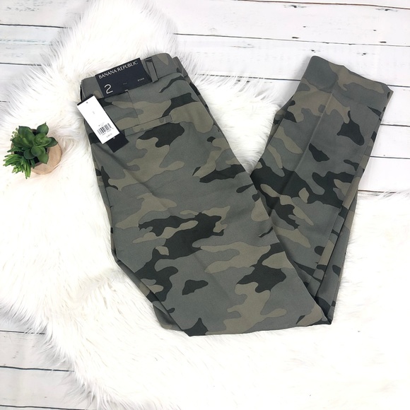 Banana Republic Pants - Banana Republic Ryan fit cropped camo trousers
